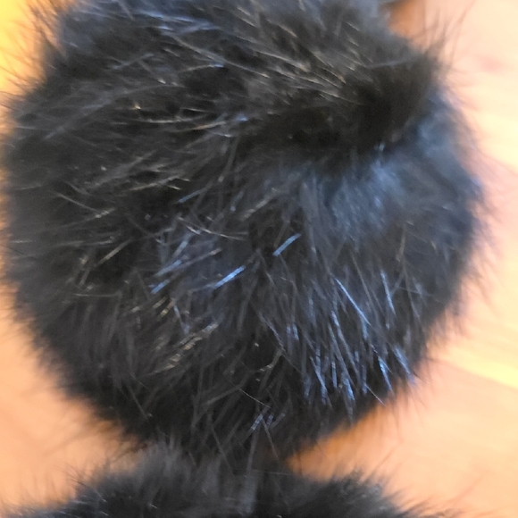 Danier Rabbit Fur Scarf - Picture 4 of 5